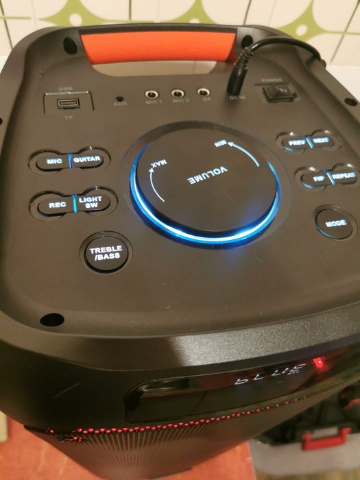 Boxă portabilă Vortex vo2607  nicrofon Wi-Fi, sunet puternic, leduri