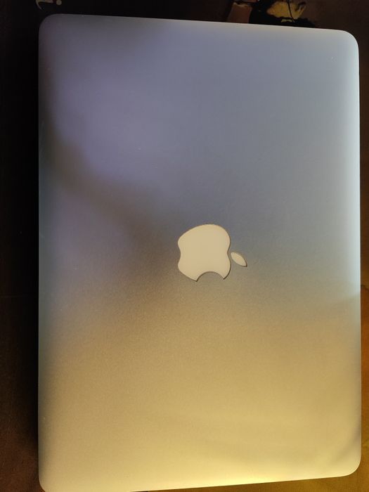 MacBook core 5 256 gb li aybi yog iCloud yog toza