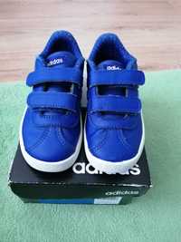 Продавам детски маратонки Adidas