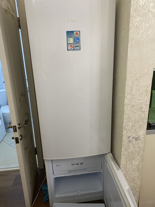 холодильник Pozis. состояние отлично работающий