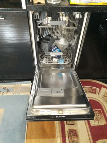 Посудомойка SAMSUNG,  новая,  встраиваемая,  без упаковки