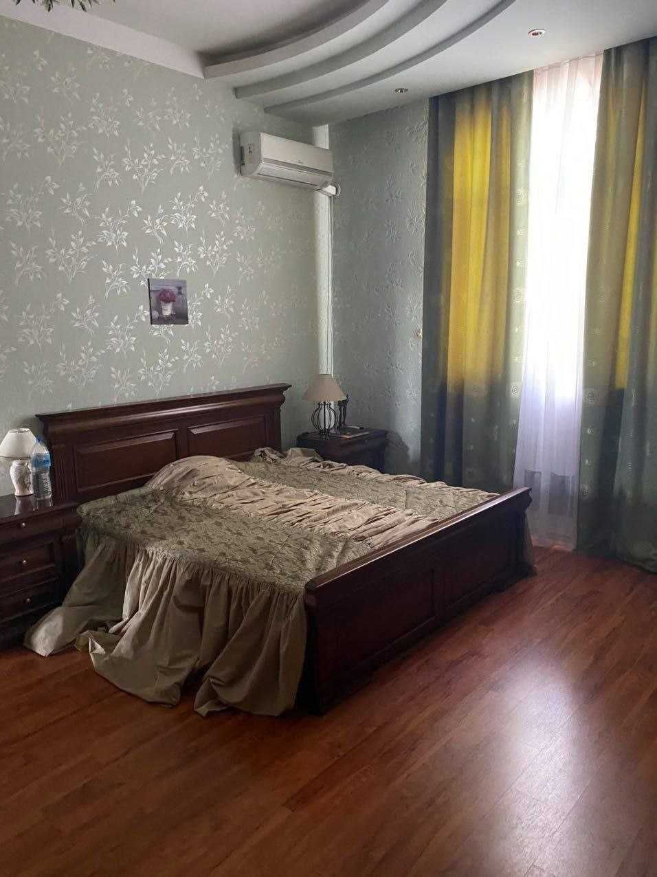 Продаётся дом под Гостиницу в Мирабадский районе ул. Ивливе 4,5 сотки