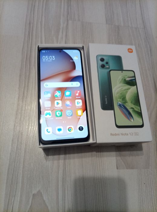 Vând mai multe telefoane