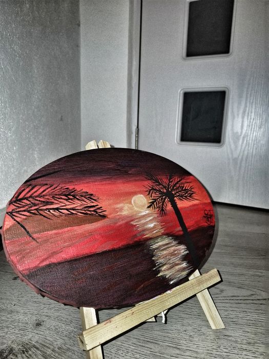 Realizez picturi pe pânză cat si desene in creion
