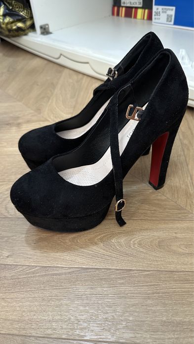 Туфли замшевые 38 размер