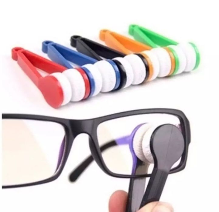 Dispozitiv curățare ochelari
