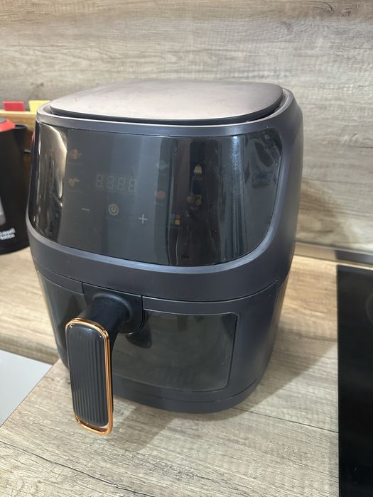 Air Fryer 8L – 2400W, отлично работещ
