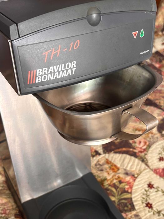 Cafetieră profesională Bravilor Bonamat TH-10 + accesorii