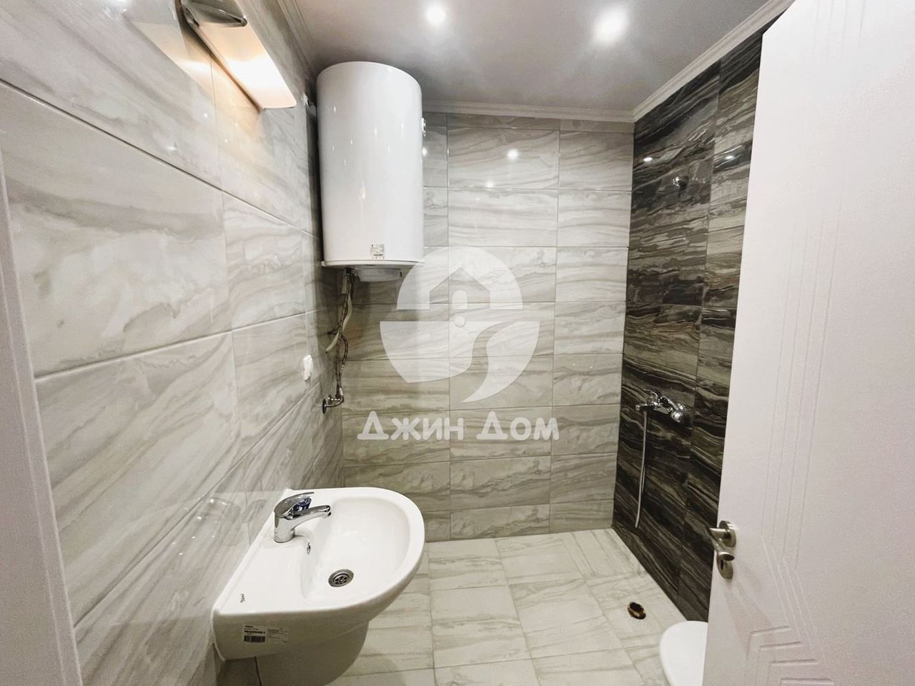 Продава се Двустаен апартамент в Свети Влас - 58 кв.м за 1725 €/кв.м - Снимка #4