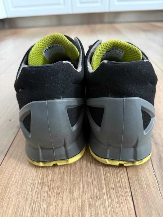 Uvex 44 S1 ESD bocanci bombeu snur