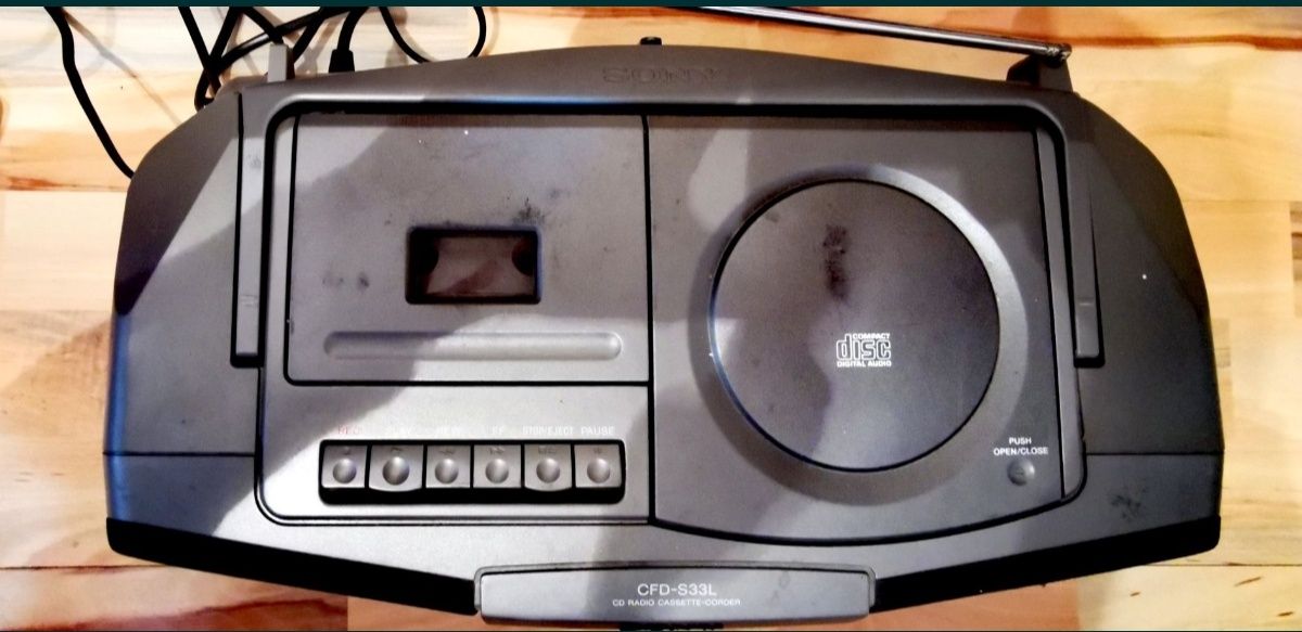 Radio casetofon cu CD Sony retro vintage de colecție anii 90