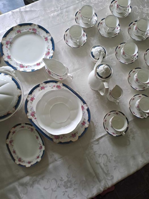 De vanzare  set de 12 persoana  porțelan tip Versailles  de la ZEPTER