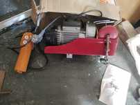 Vând troliu electric