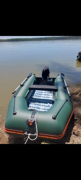 Vând barca gonflabila KM 300