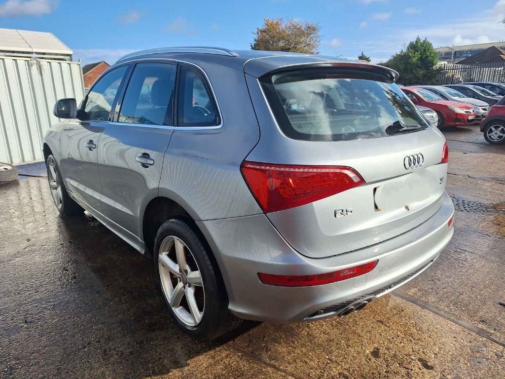 Baie ulei Audi Q5 2011 SUV 2.0 CJCA