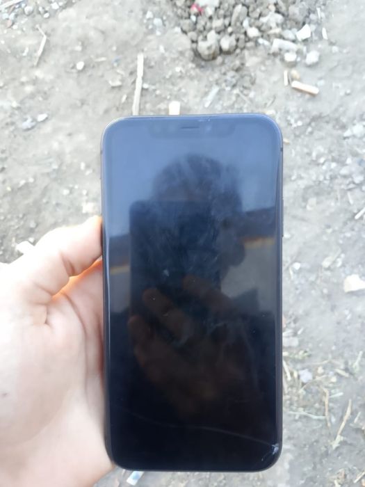 IPhone 11 рабочий 64 гб акб 77%.