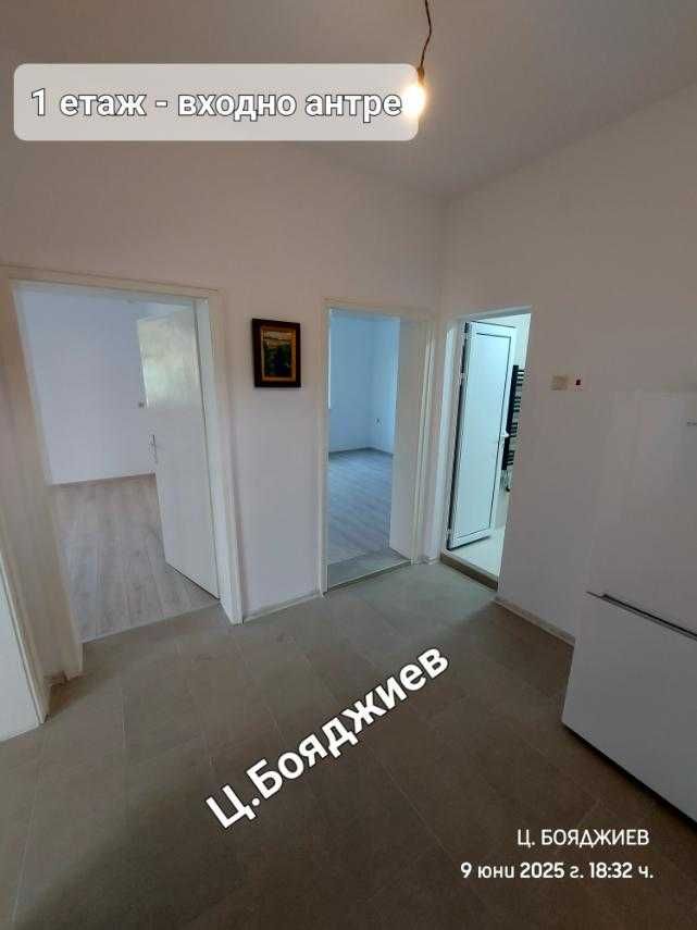 Имот с двуетажна къща, с гараж, Център, град Горна Оряховица