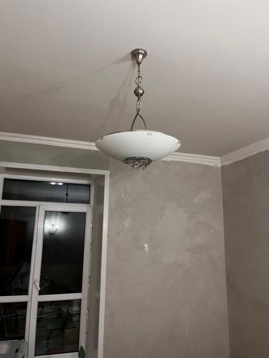 Люстра в хорошем состоянии