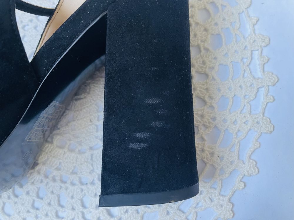 GUESS ориг.черни сандали от Англия
