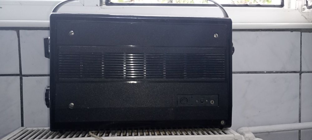 Vând radio Vef Spidala 232