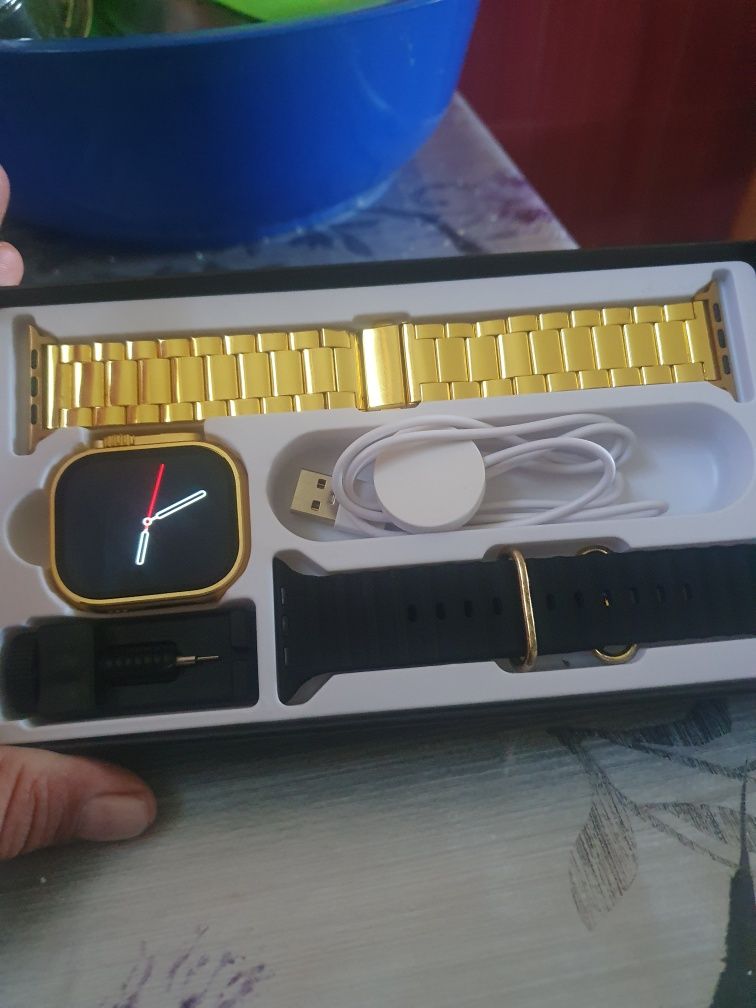 Smartwatch 24 k gold edition