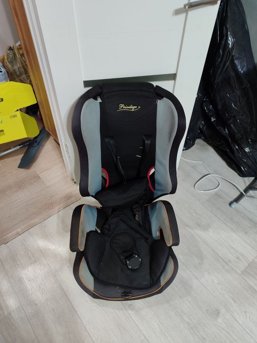 Продам автокресло бу