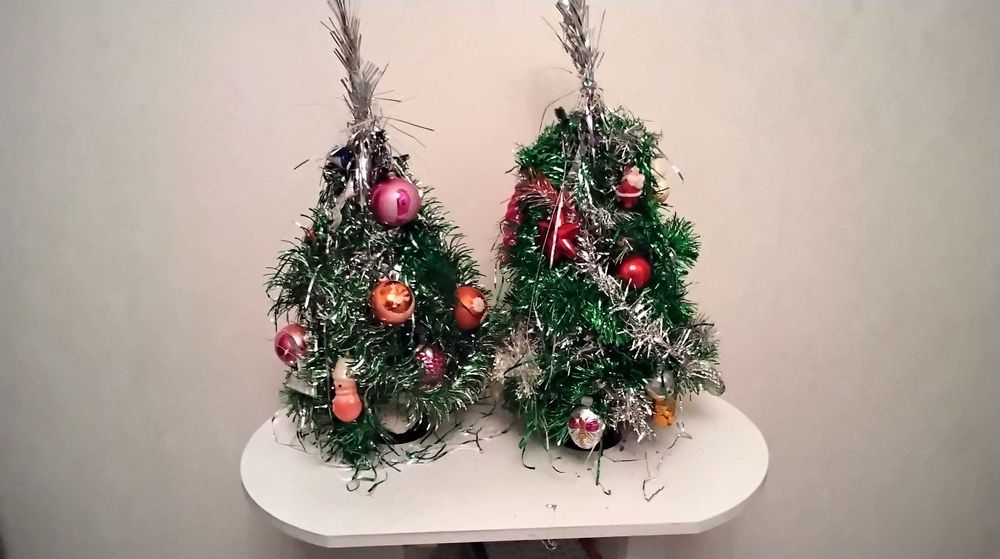 Новогоднии елочки настольные