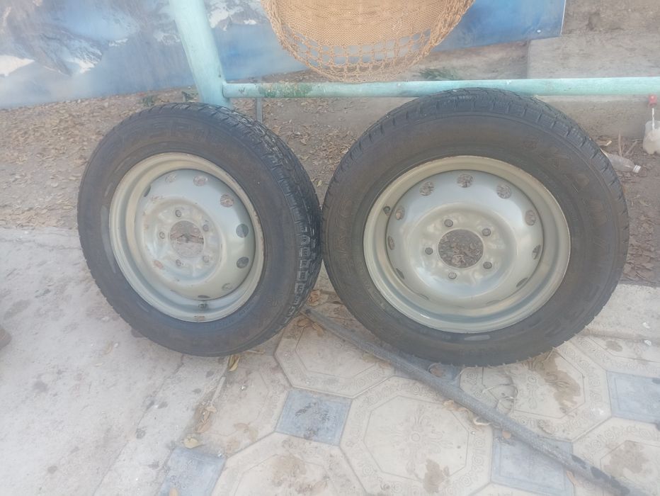 Шины от Нивы. С дисками