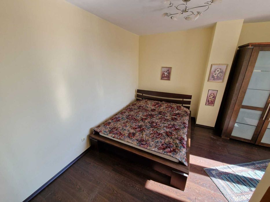 Продавам гардероб и спалня.