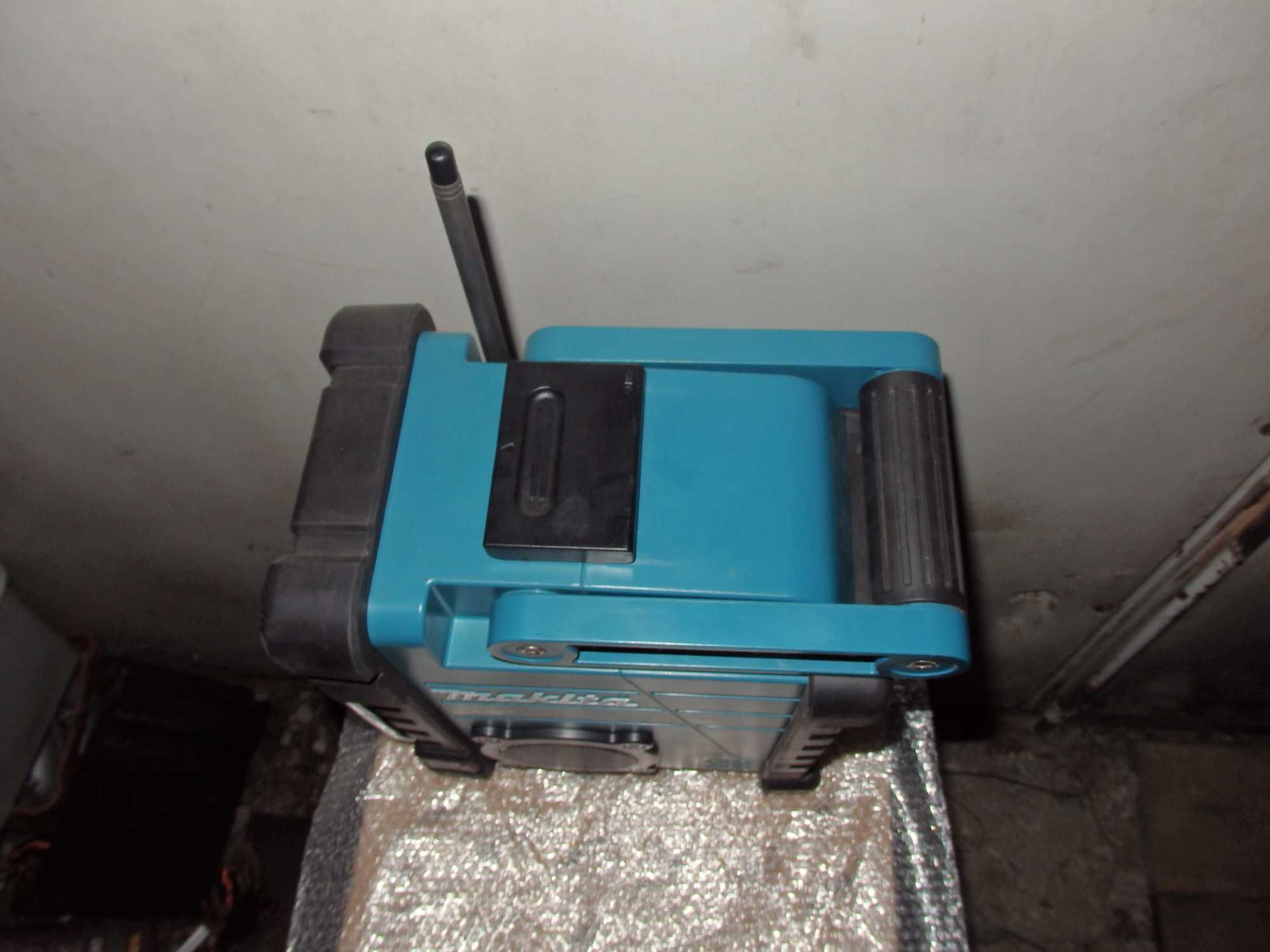 Радио Makita DMR110 Profesional