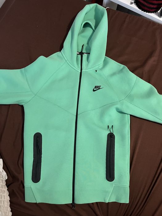 Nike tech fleece S