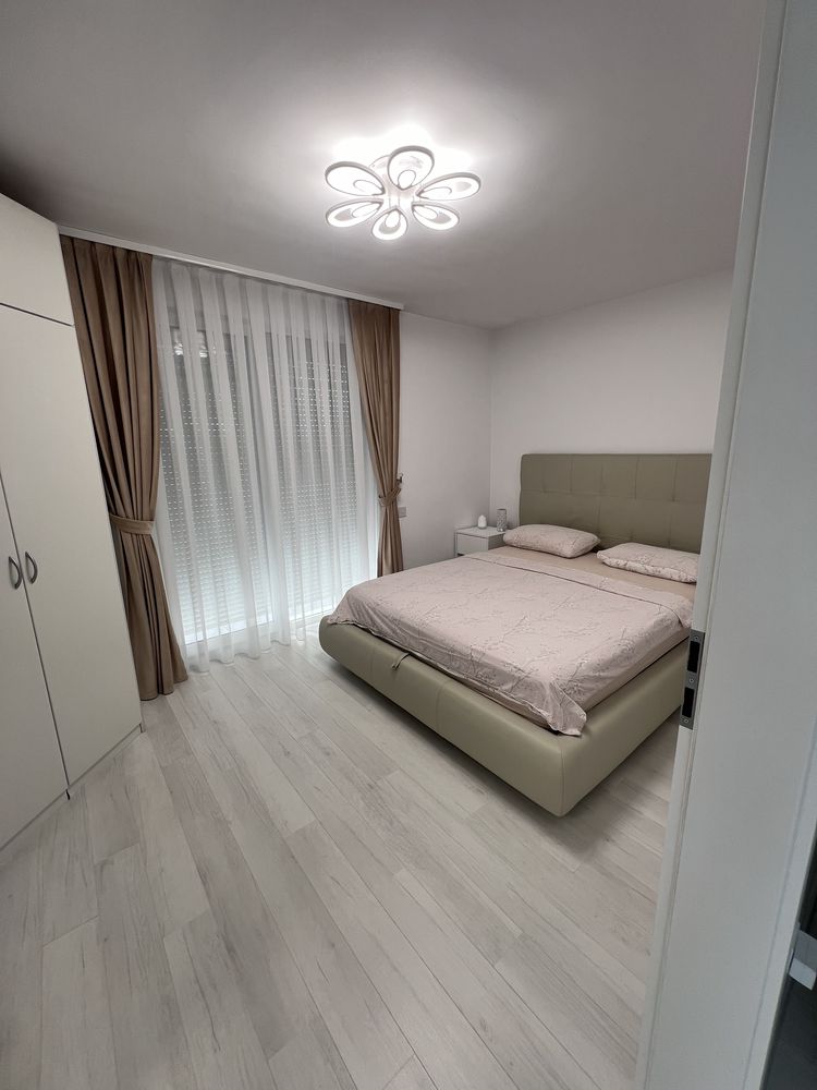 Vand apartament cu 2 camere