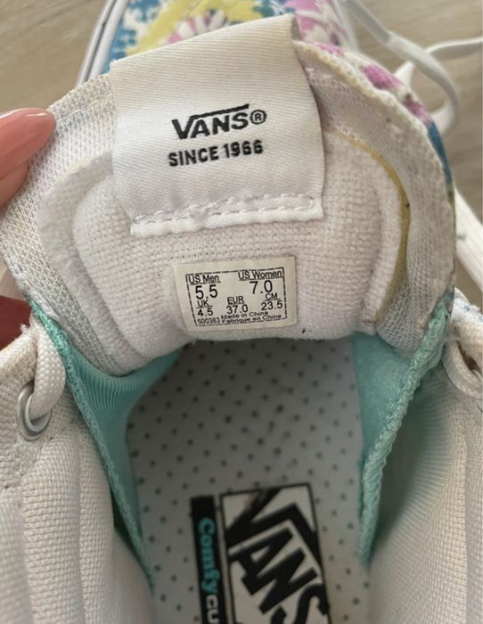 Tenisi Vans stare excelenta!!!