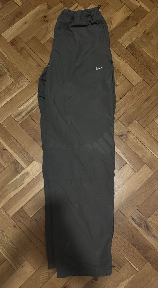 Nike панталони.