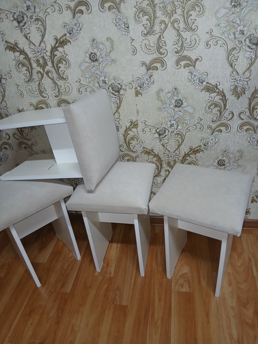 Продам новые табуретки  мягкие