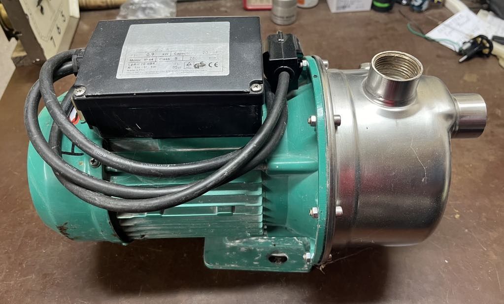 Самозасмукваща помпа Wilo WJ 202 X EM / 900W