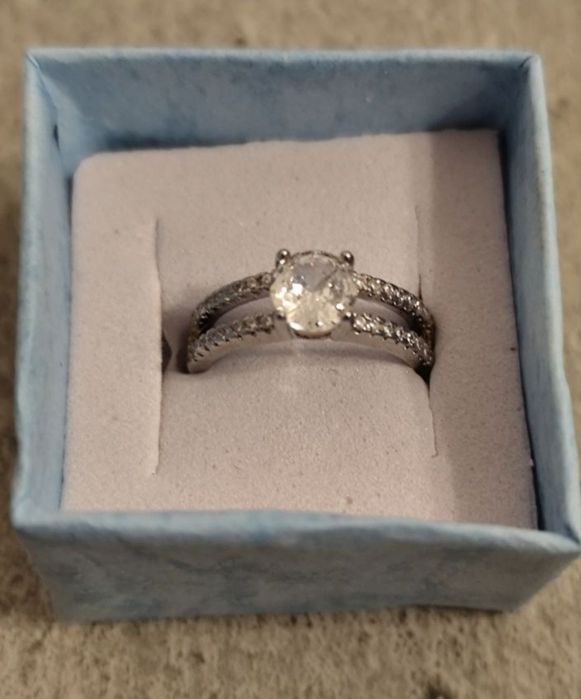 Inel de logodna placat cu argint cu cristale Zirconiu, reglabil!