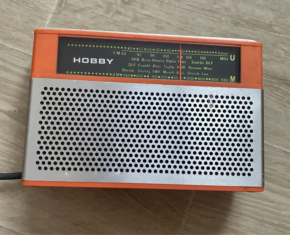 Radio Hobby, 1978- vintage- funcțional ( priză /baterii )-portabil.