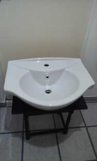 vand lavoar ceramic tip consola pentru baie pret 230 RON negociabil