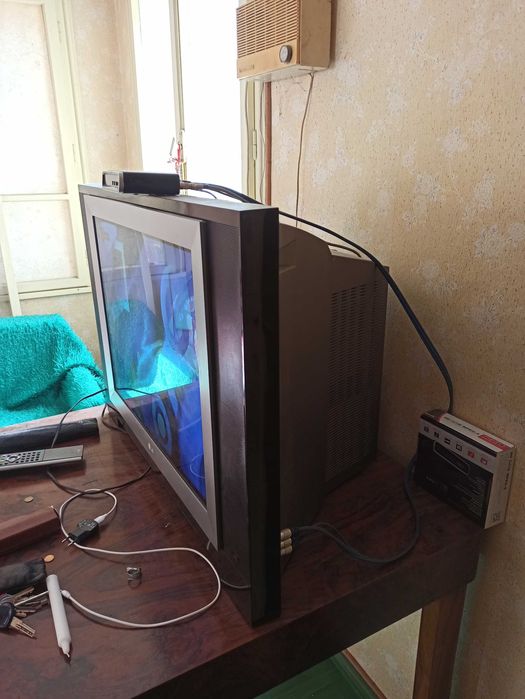 32" LG кинескоп flat screen