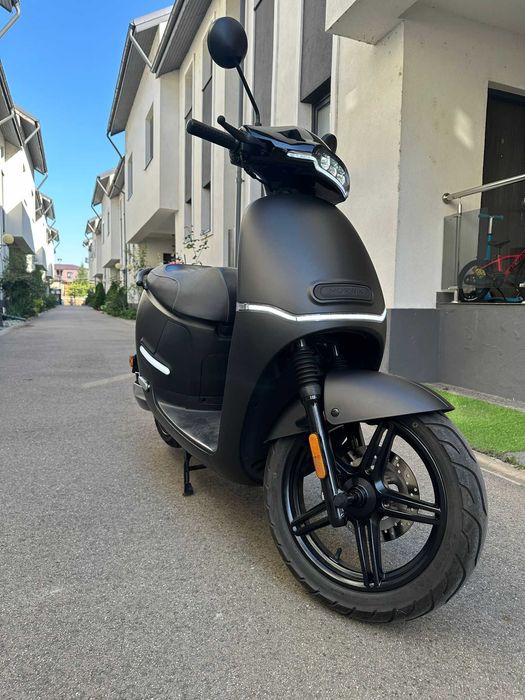 Scurer electric Horwin EK1