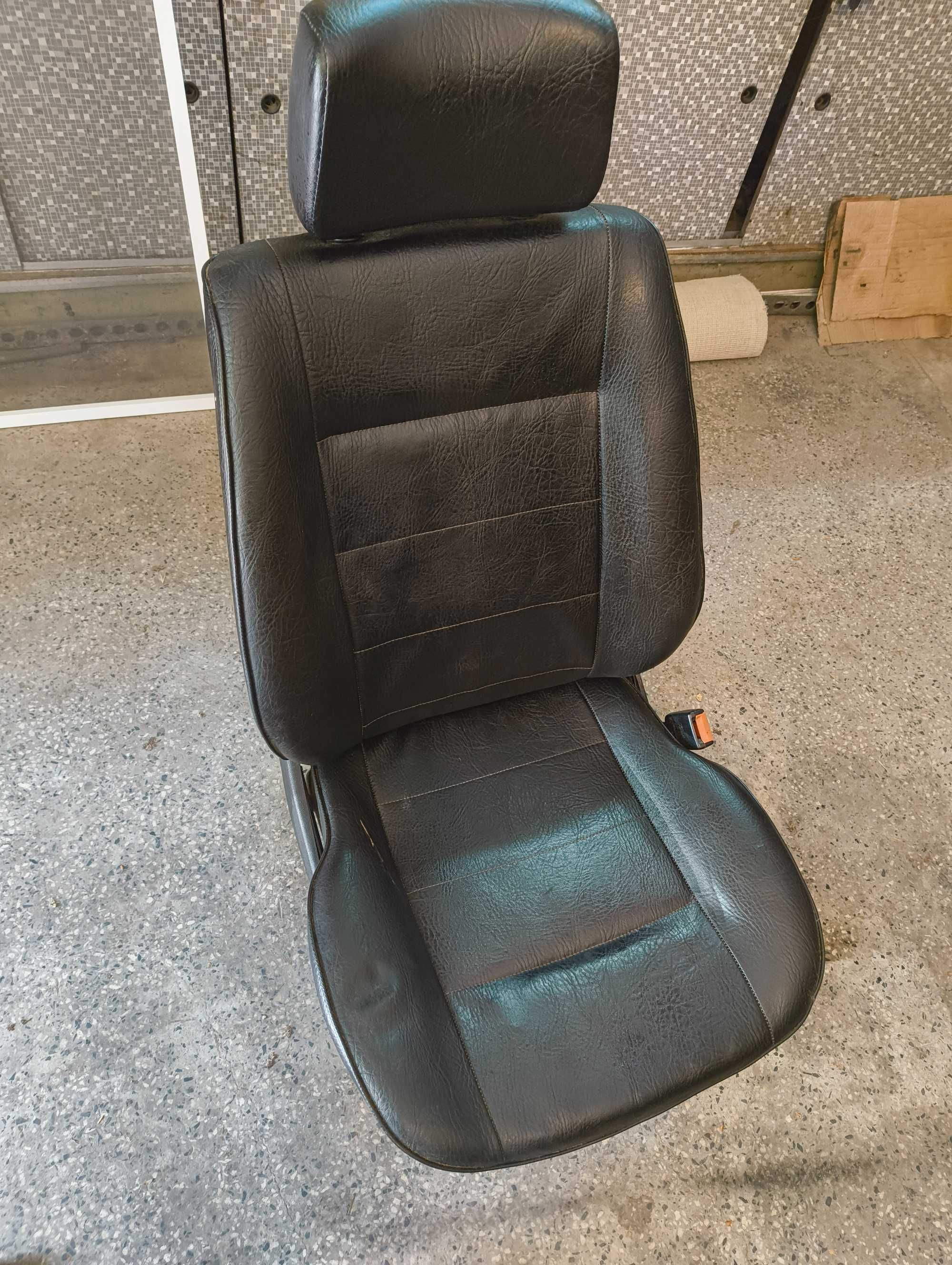 Кожени Седалки Vw Golf 2 4+1