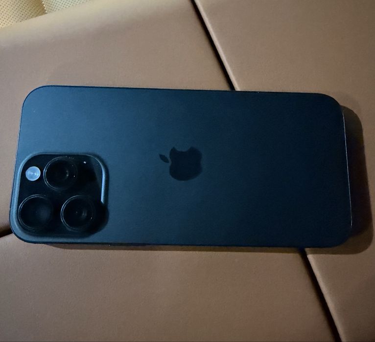 Продам Iphone 16 pro max 1 tb
