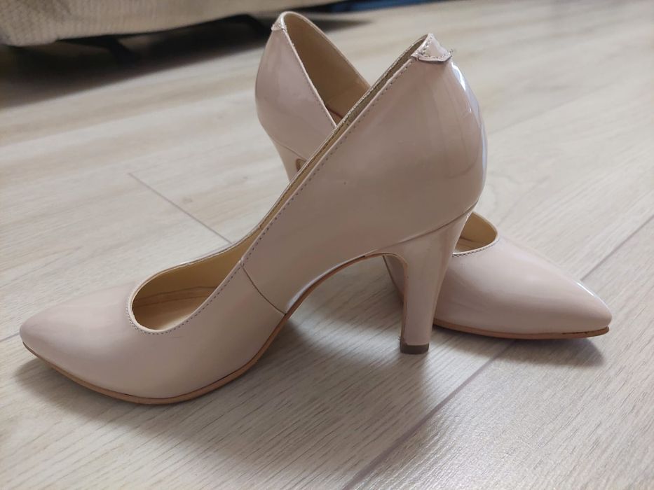 Pantofi piele comozi și eleganti