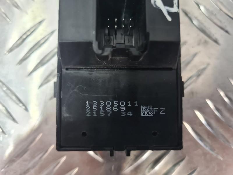 Butoane 4 geamuri electrice stanga fata Opel Astra J