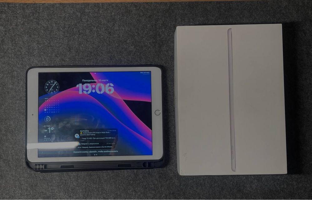 Продам iPad (8- го поколения)