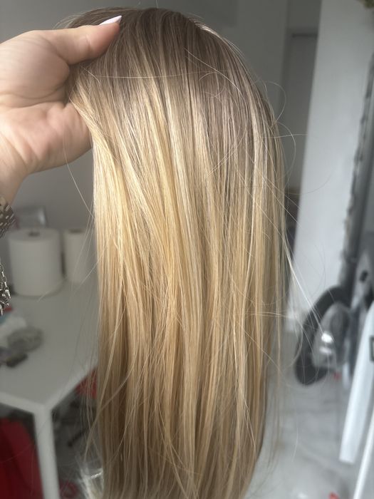 Vand peruca sintetica