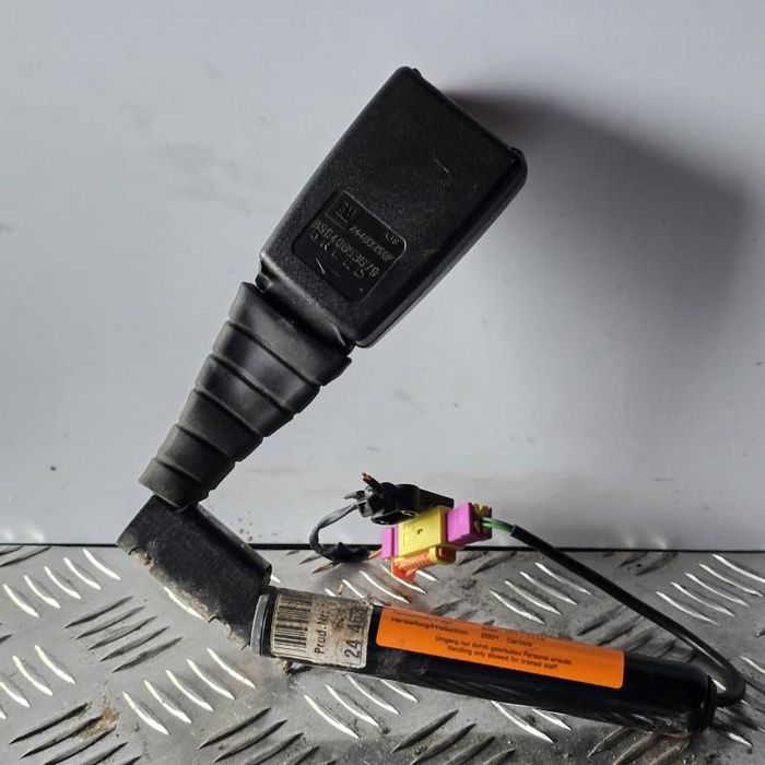 Pretensionare centura dreapta spate cu 1 fir Opel Vectra C facelift