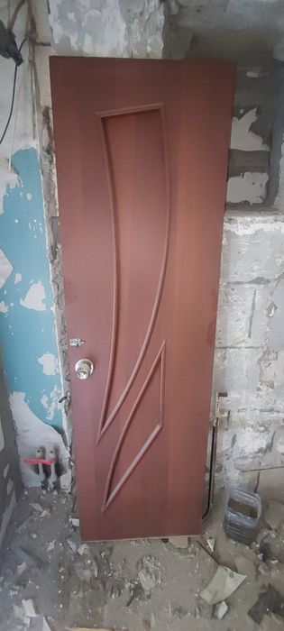 Двери б/у межкомнатные