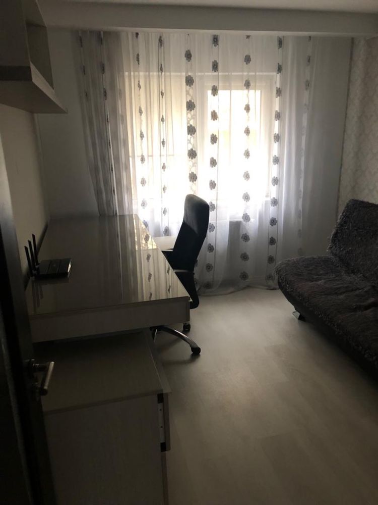 Vand apartament 4 camere